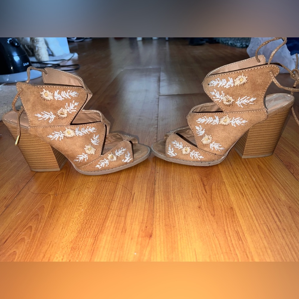 Charlotte Russe Suede Tan Heels w/ embroidered flowers